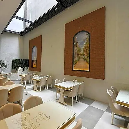Ghan Hotel