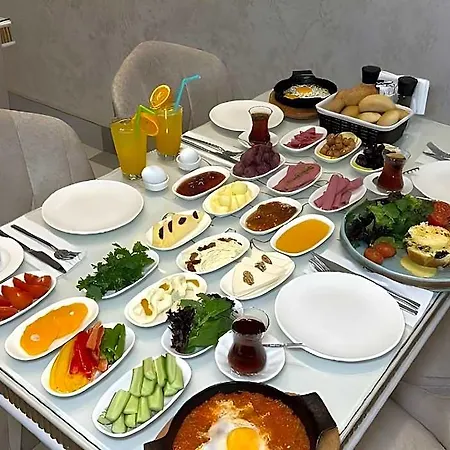 Ghan Hotel