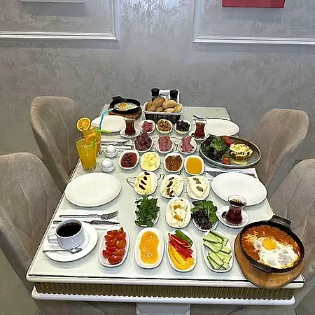 Hotel Ghan 3*