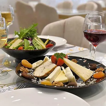 Ghan Hotel 3*